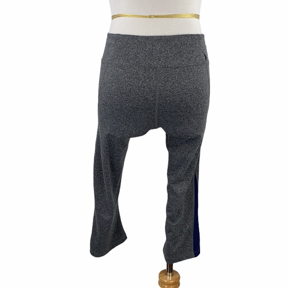 The North Face Pulse Gray Cropped Leggings - Picture 6 of 16